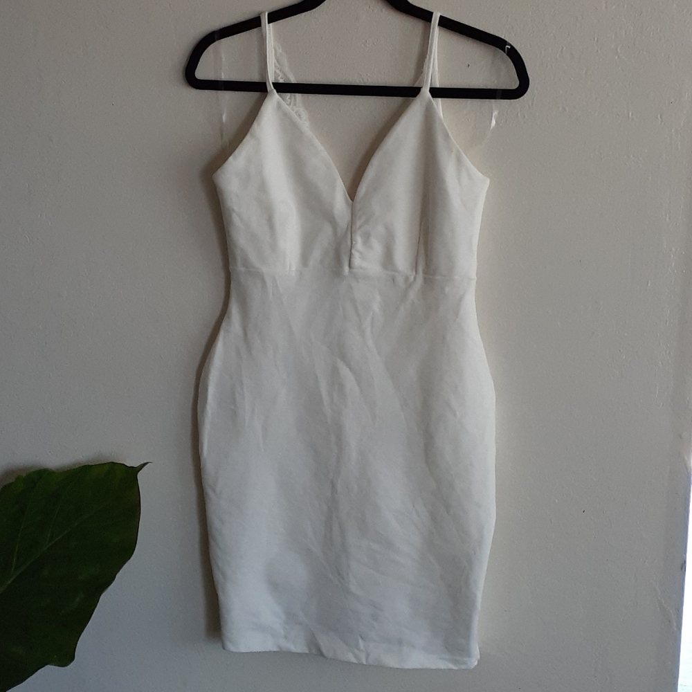 Off-White Bodycon Lace Dress